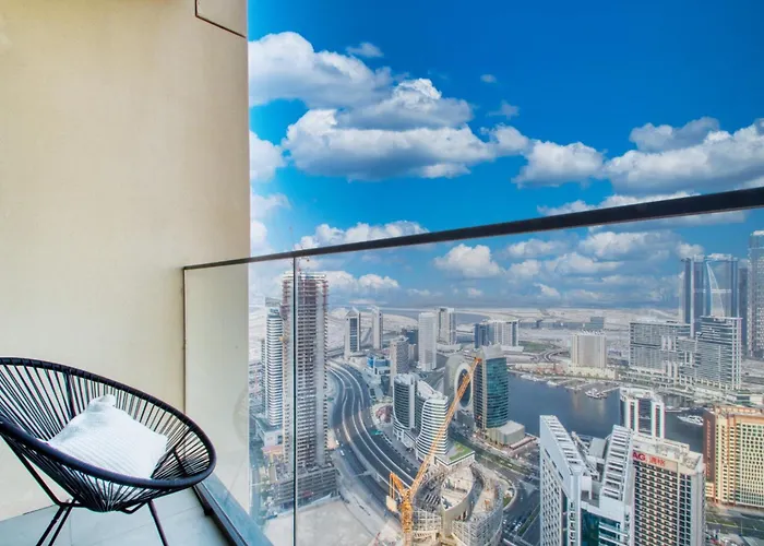 Exclusive 4 Bedroom Apartment I Burj Khalifa And Fountain Views I Free Wi-Fi, Pool, Gym & Parking I By Meerak