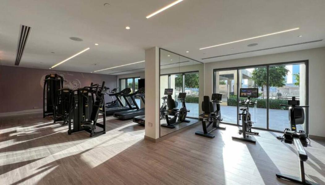 Apartment Exclusive 4 Bedroom I Burj Khalifa And Fountain Views I Free Wi-fi, Pool, Gym & Parking I By Meerak Dubai